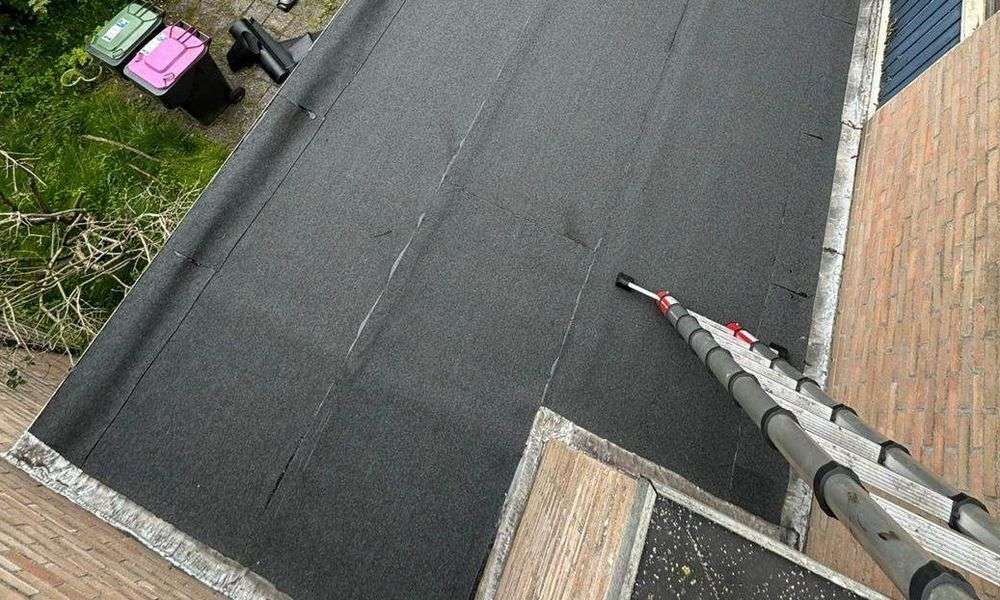 Plat dak geplaatst door dakdekker in Schijndel