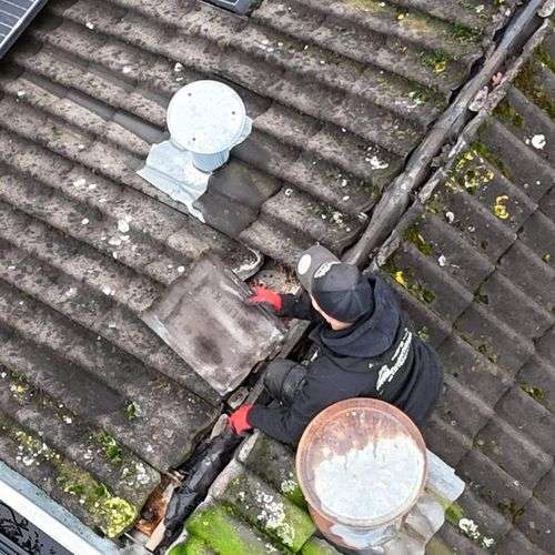 Het opnieuw vastleggen van dakpannen in Schijndel